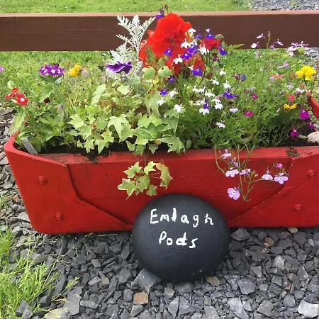 Emlagh, Self Catering Glamping Pods Шале *