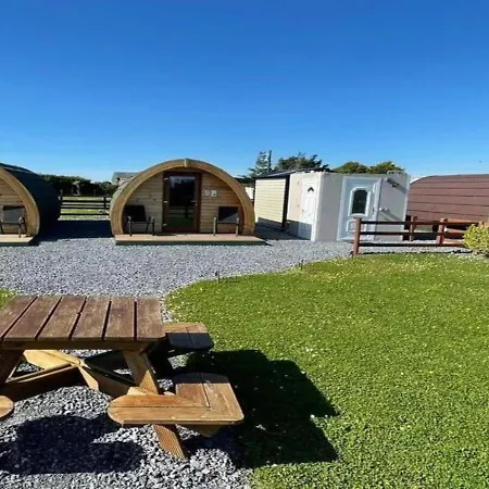 Emlagh, Self Catering Glamping Pods Chalet *