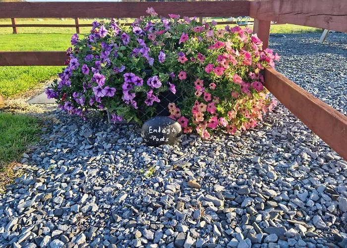 Emlagh, Self Catering Glamping Pods *